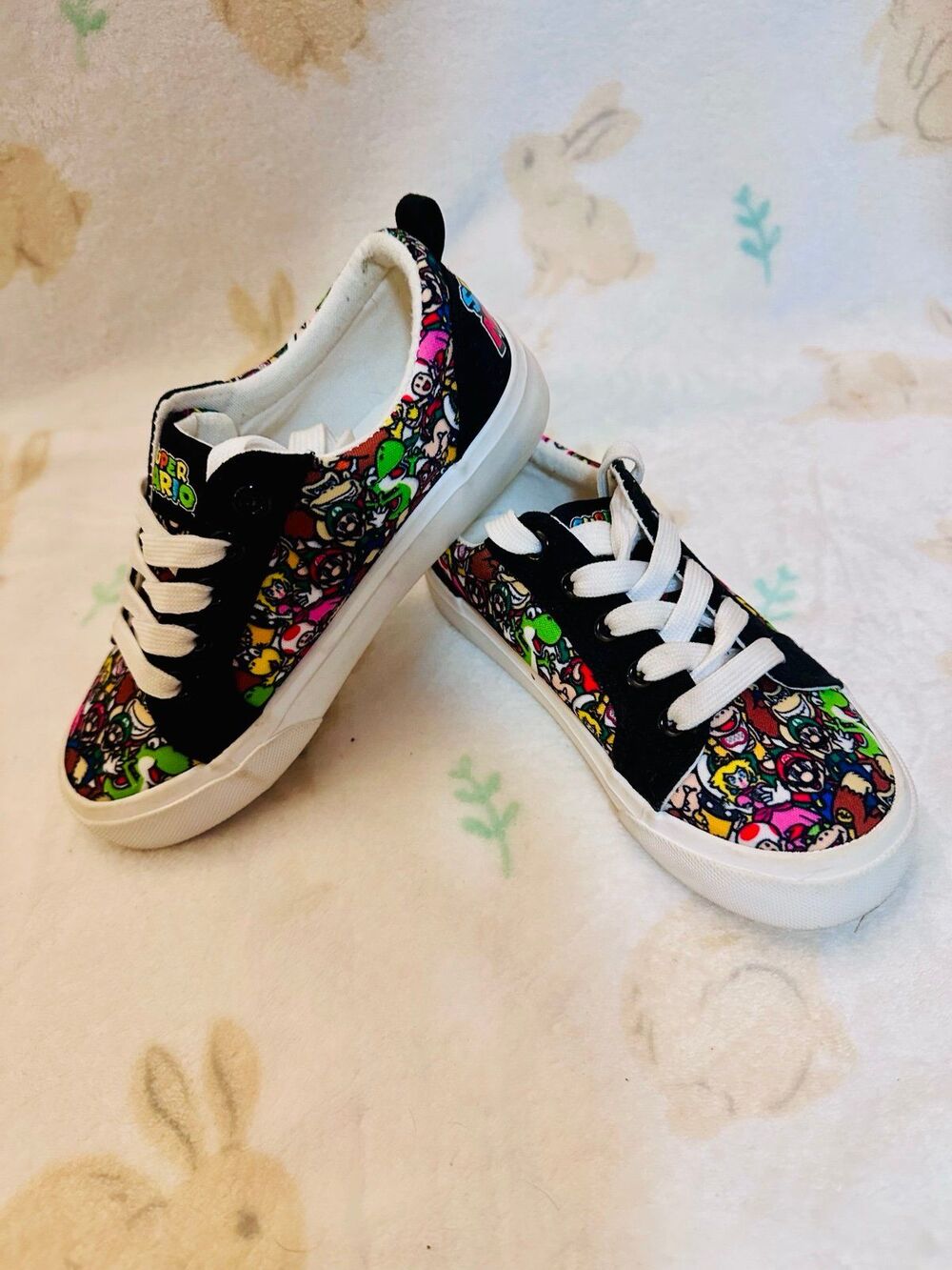 Boy’s Super Mario Tie Sneakers Size 13